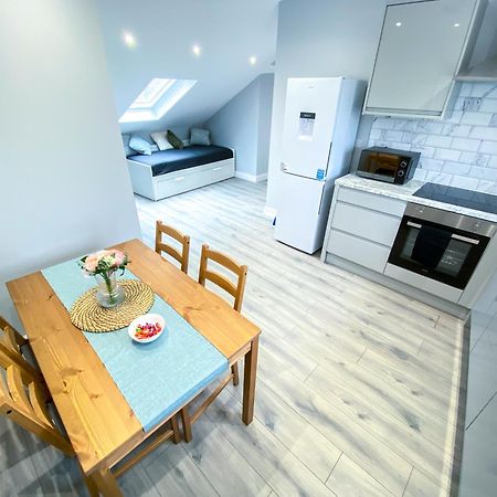Large 1-Bedroom Flat, 5 Guest, London - F4 Exterior photo