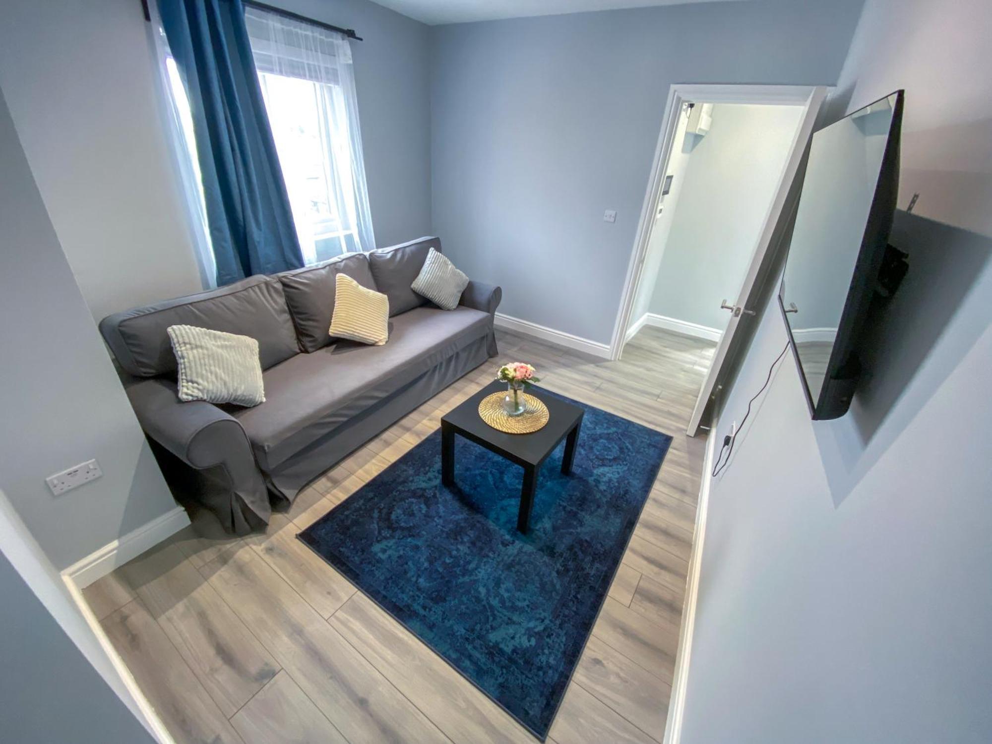 Large 1-Bedroom Flat, 5 Guest, London - F4 Exterior photo