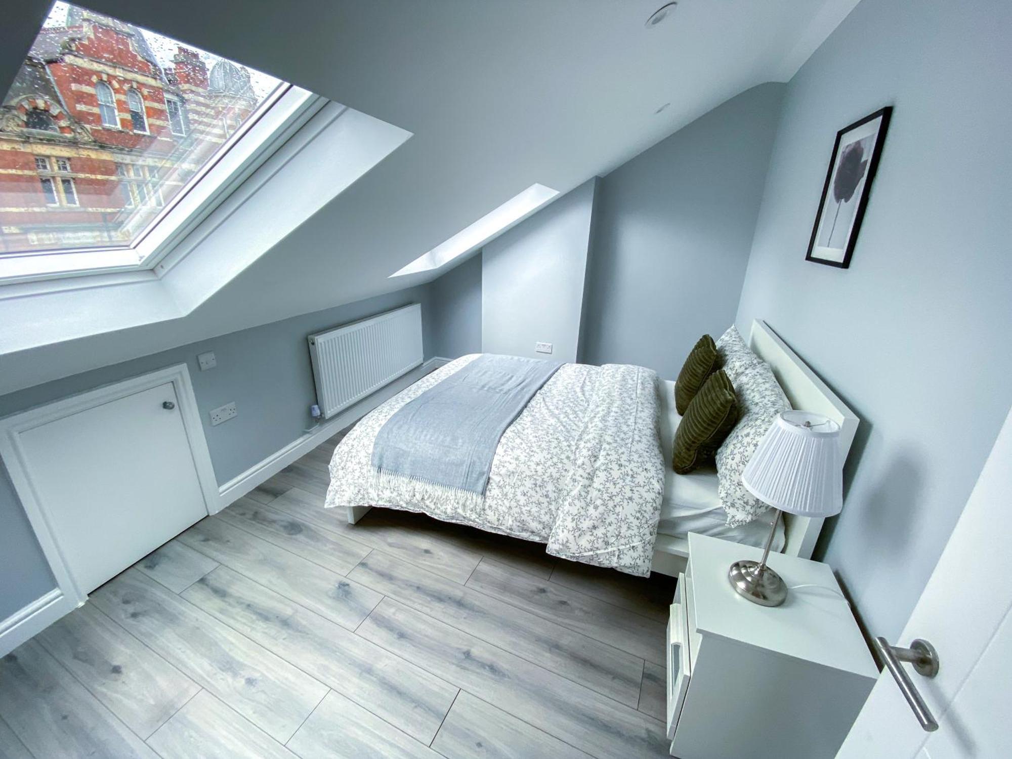 Large 1-Bedroom Flat, 5 Guest, London - F4 Exterior photo