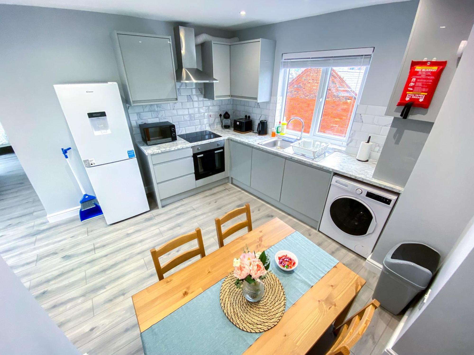 Large 1-Bedroom Flat, 5 Guest, London - F4 Exterior photo